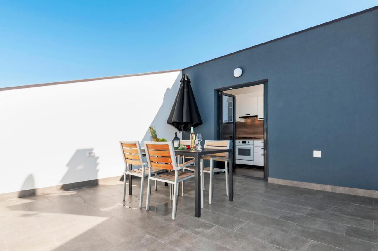 Deluxe Apartments A&A - 2 Ровинь Экстерьер фото