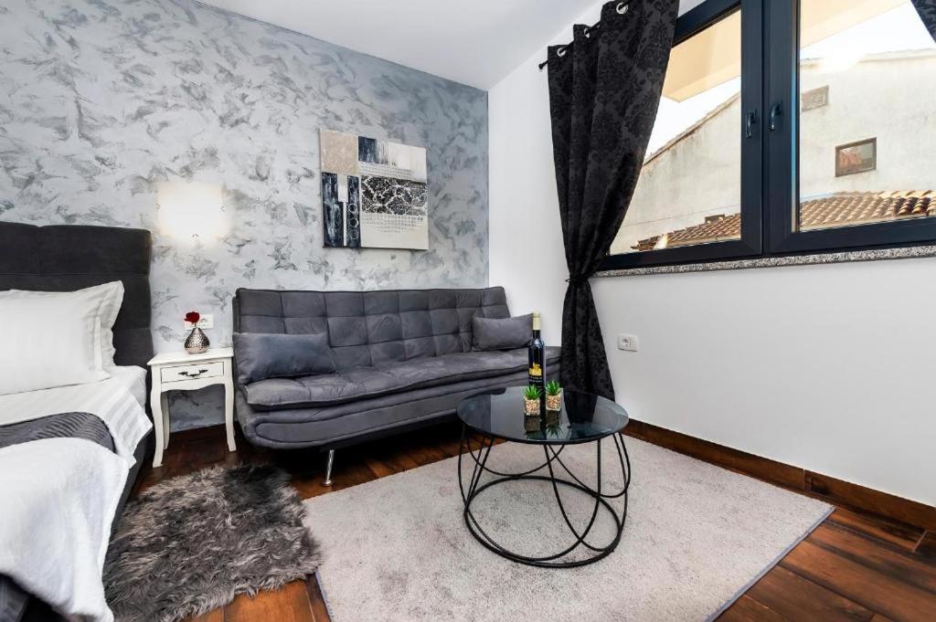 Deluxe Apartments A&A - 2 Ровинь Экстерьер фото