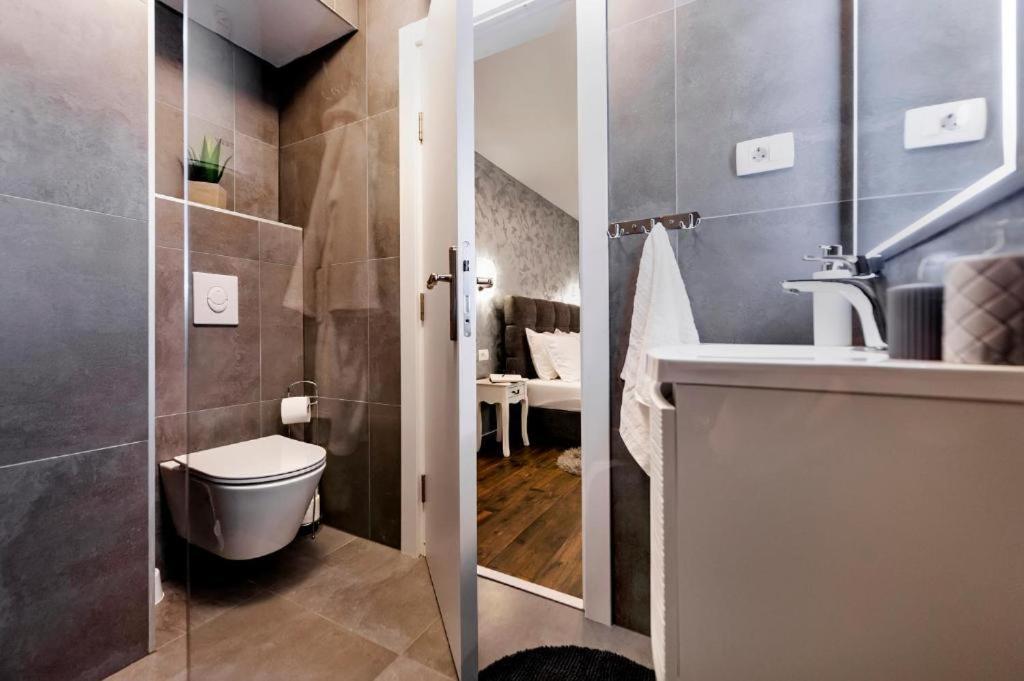 Deluxe Apartments A&A - 2 Ровинь Экстерьер фото
