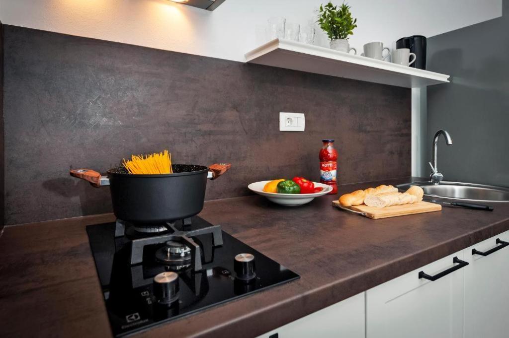 Deluxe Apartments A&A - 2 Ровинь Экстерьер фото