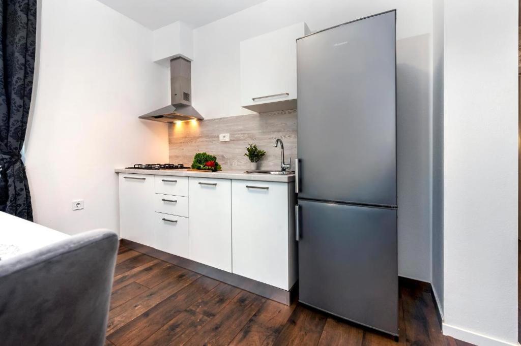 Deluxe Apartments A&A - 2 Ровинь Экстерьер фото